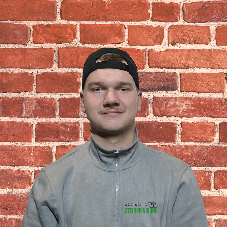 Darien Funke, Spezialist für Oberflächenreinigung bei Appiarius Steinreinigung